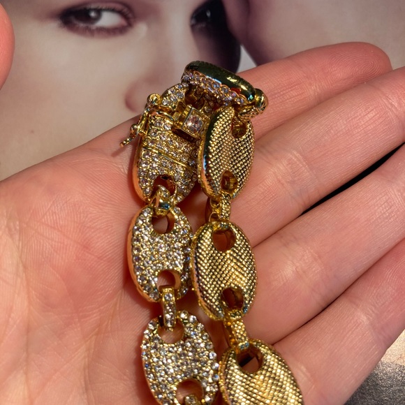 🌟 Gold Plated Crystals Diamonds Hip Hop Bracelet - Picture 3 of 4